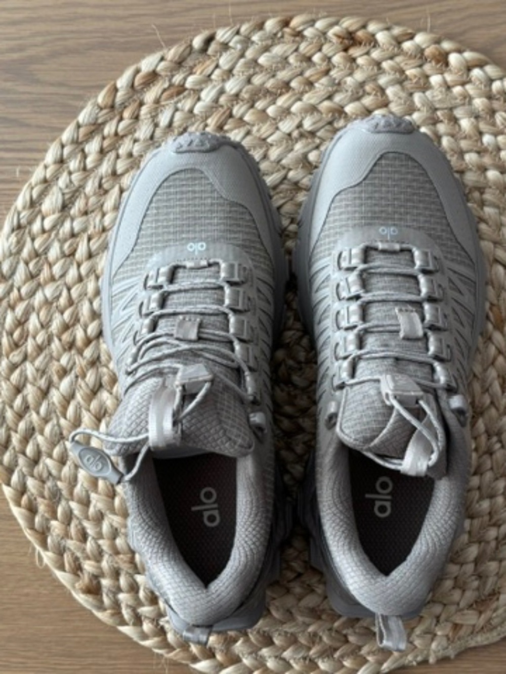 NWT ALO Trail (Unisex) Grey 6.5W/7M -